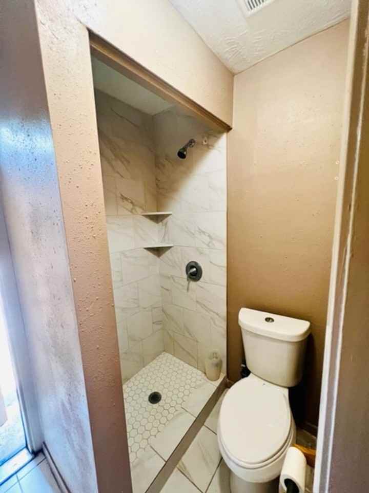 19502 Woodglen Dr - Photo 7 of 10