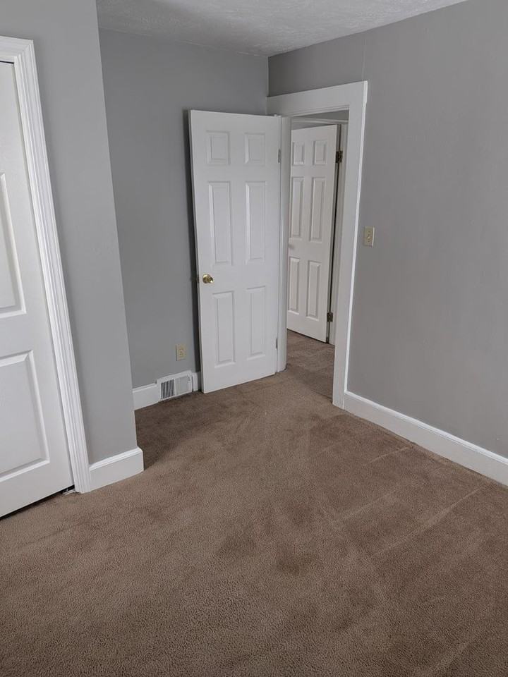 19450 Mccracken Rd - Photo 7 of 17