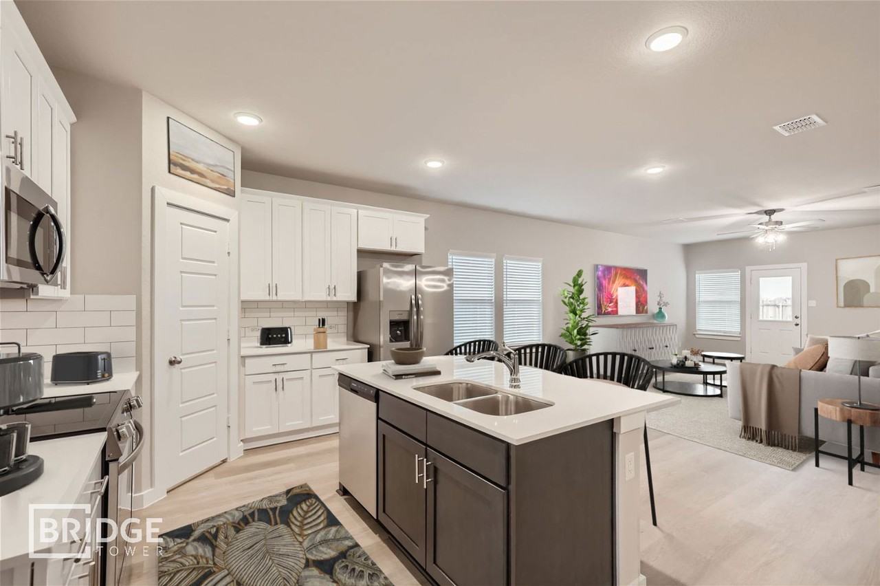 610 Sandy Glen Ln - Photo 3 of 12