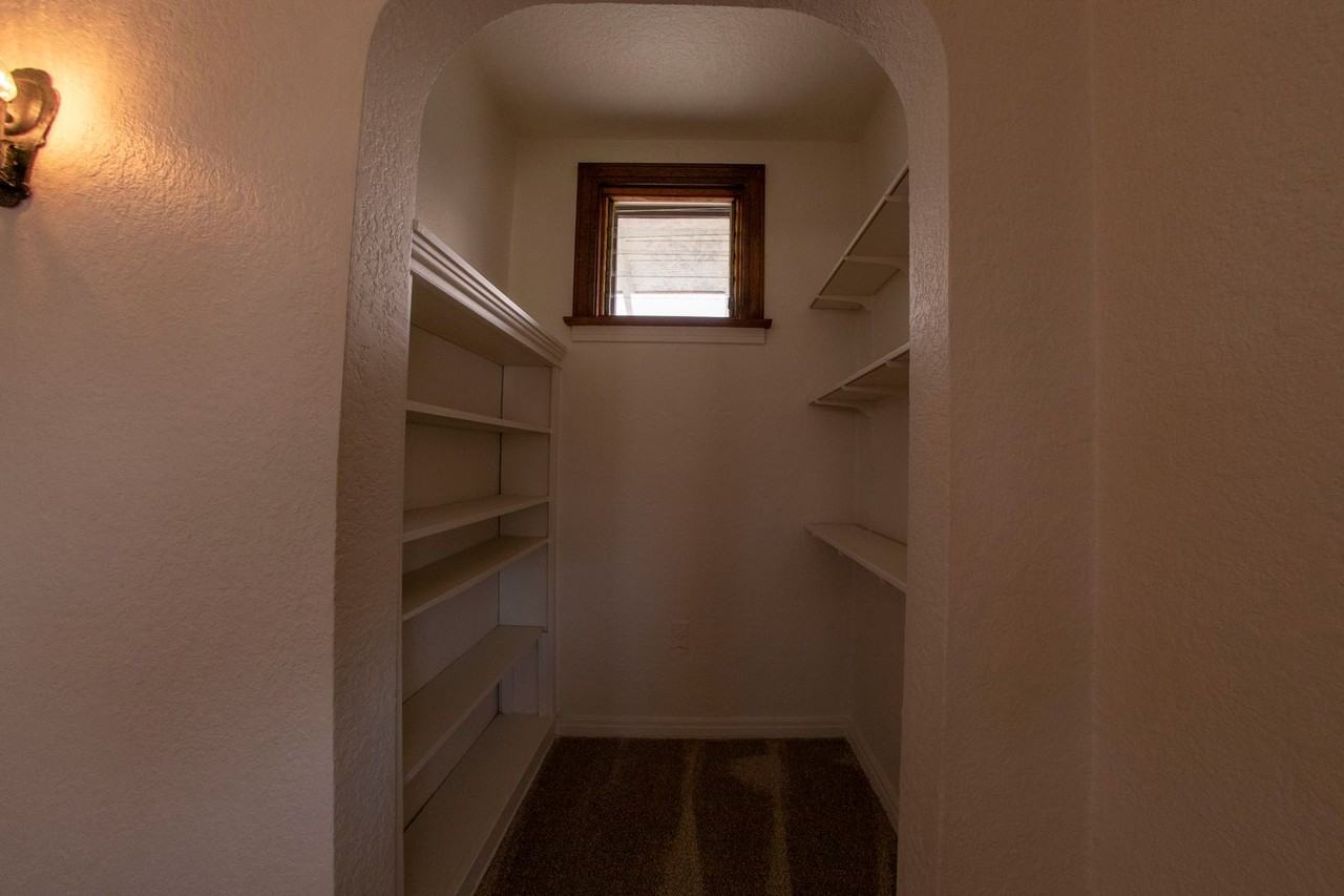 1067 Lincoln Ave - Photo 6 of 24