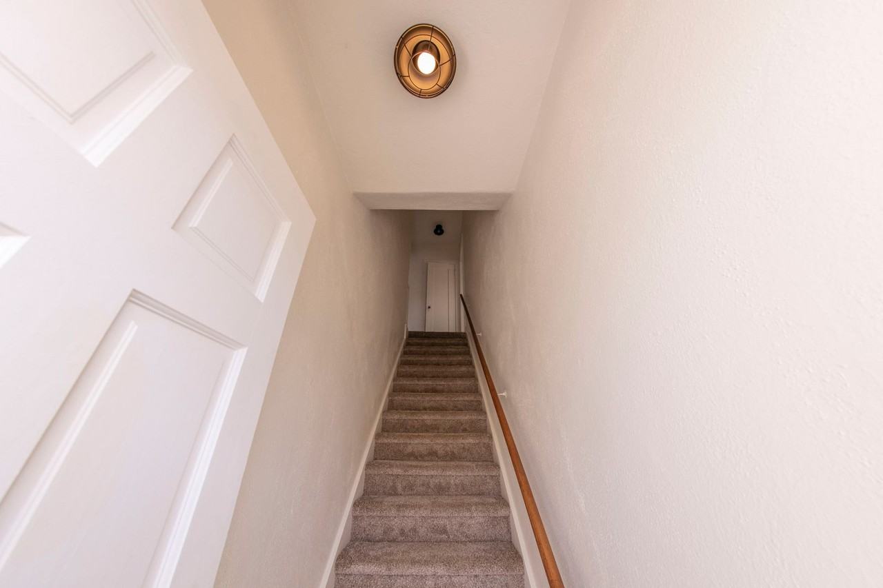 1067 Lincoln Ave - Photo 7 of 19