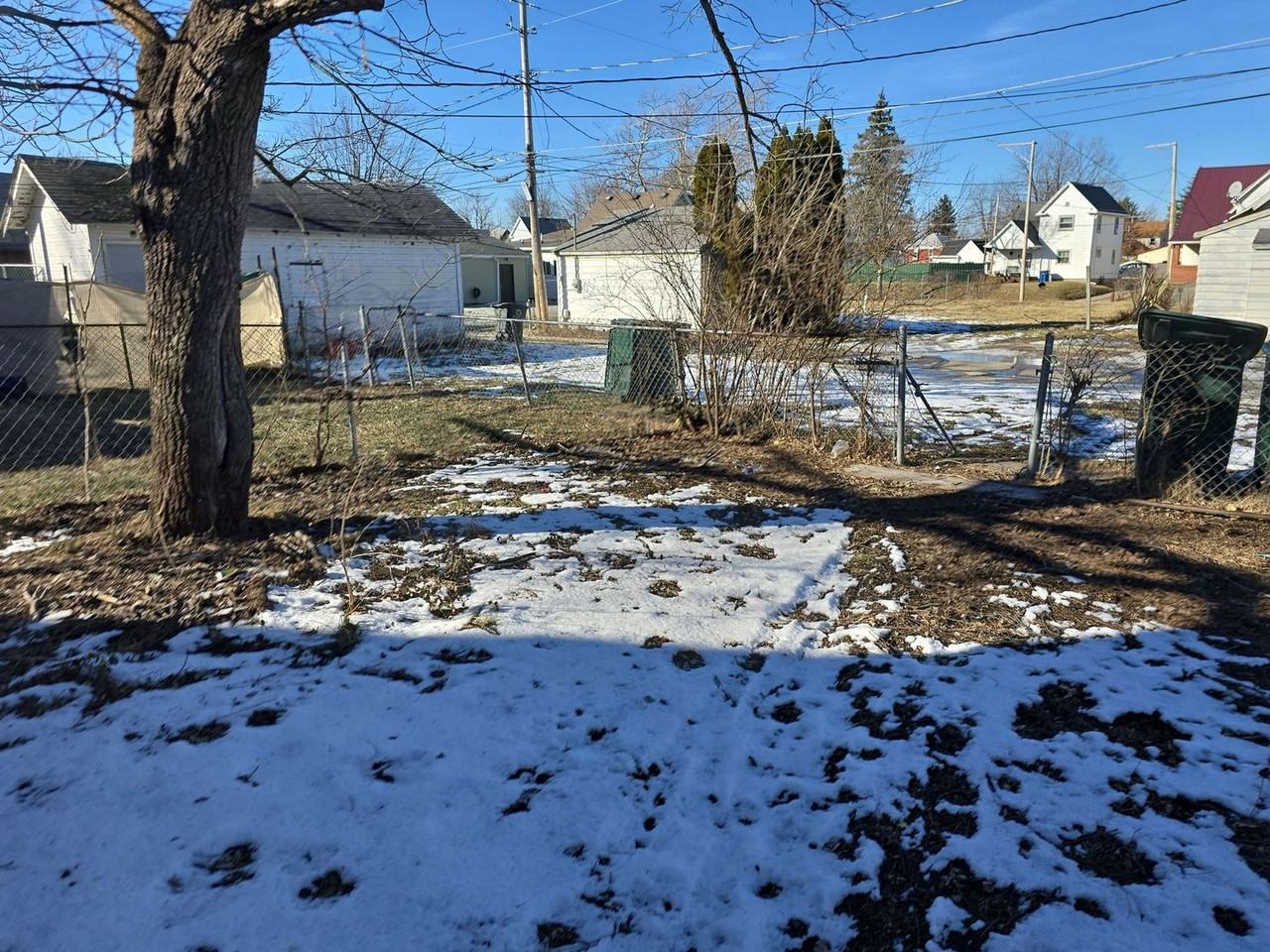 320 E 9th St - Photo 2 of 24