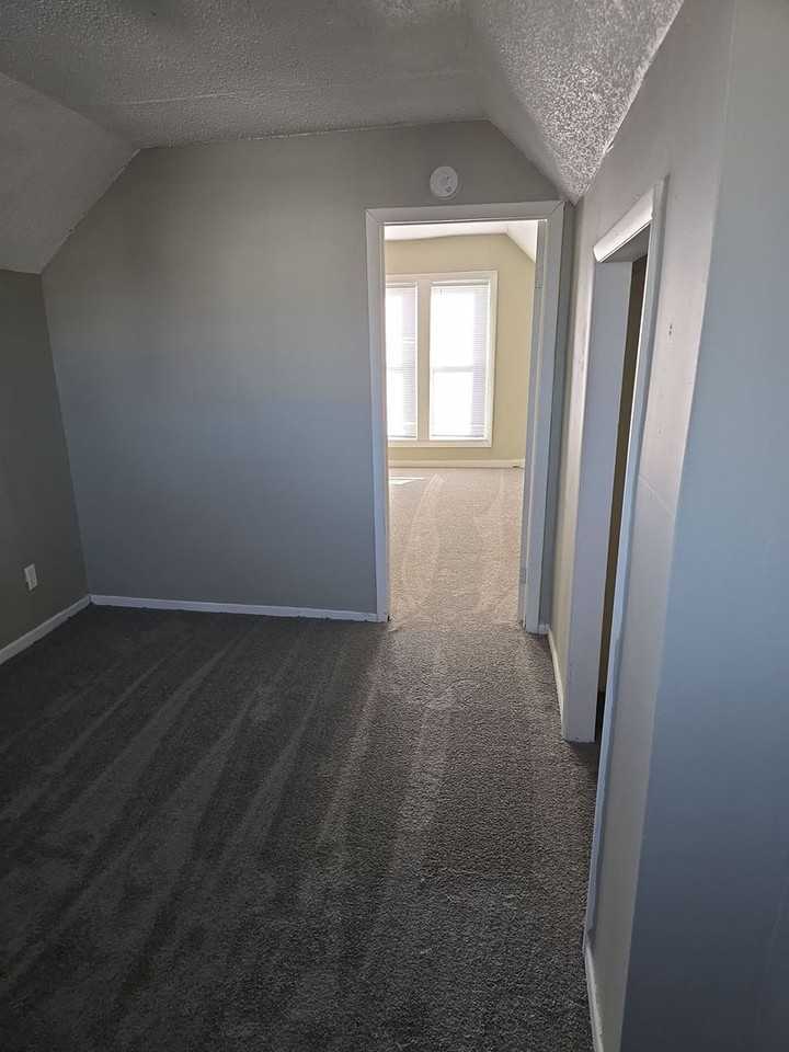 320 E 9th St - Photo 4 of 24