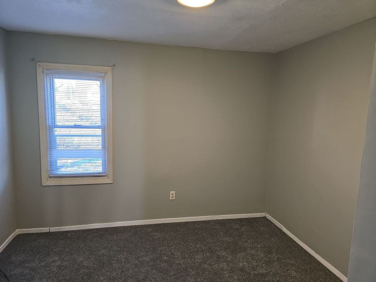 320 E 9th St - Photo 5 of 24