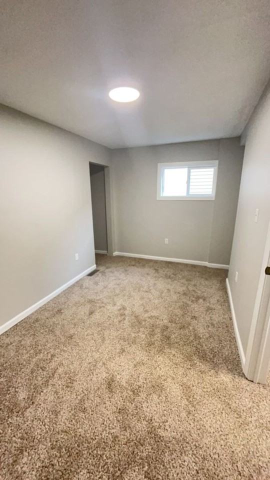 301 E 7th St - Photo 6 of 11