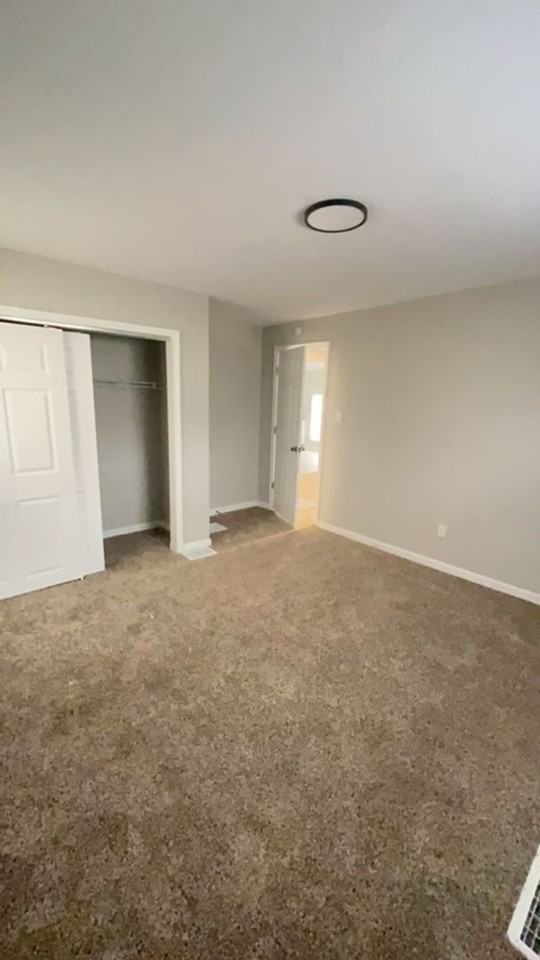 301 E 7th St - Photo 7 of 11