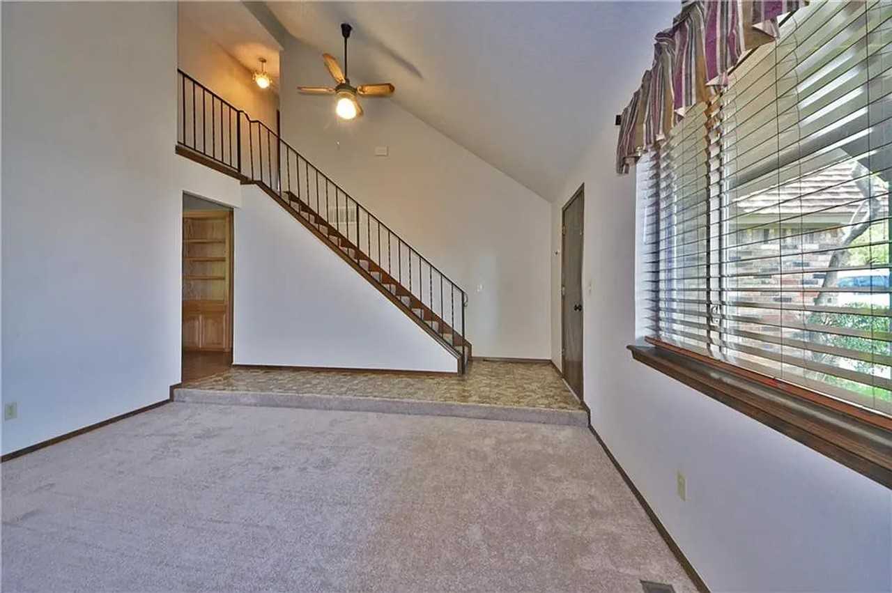 8308 Nw 27th St - Photo 7 of 20