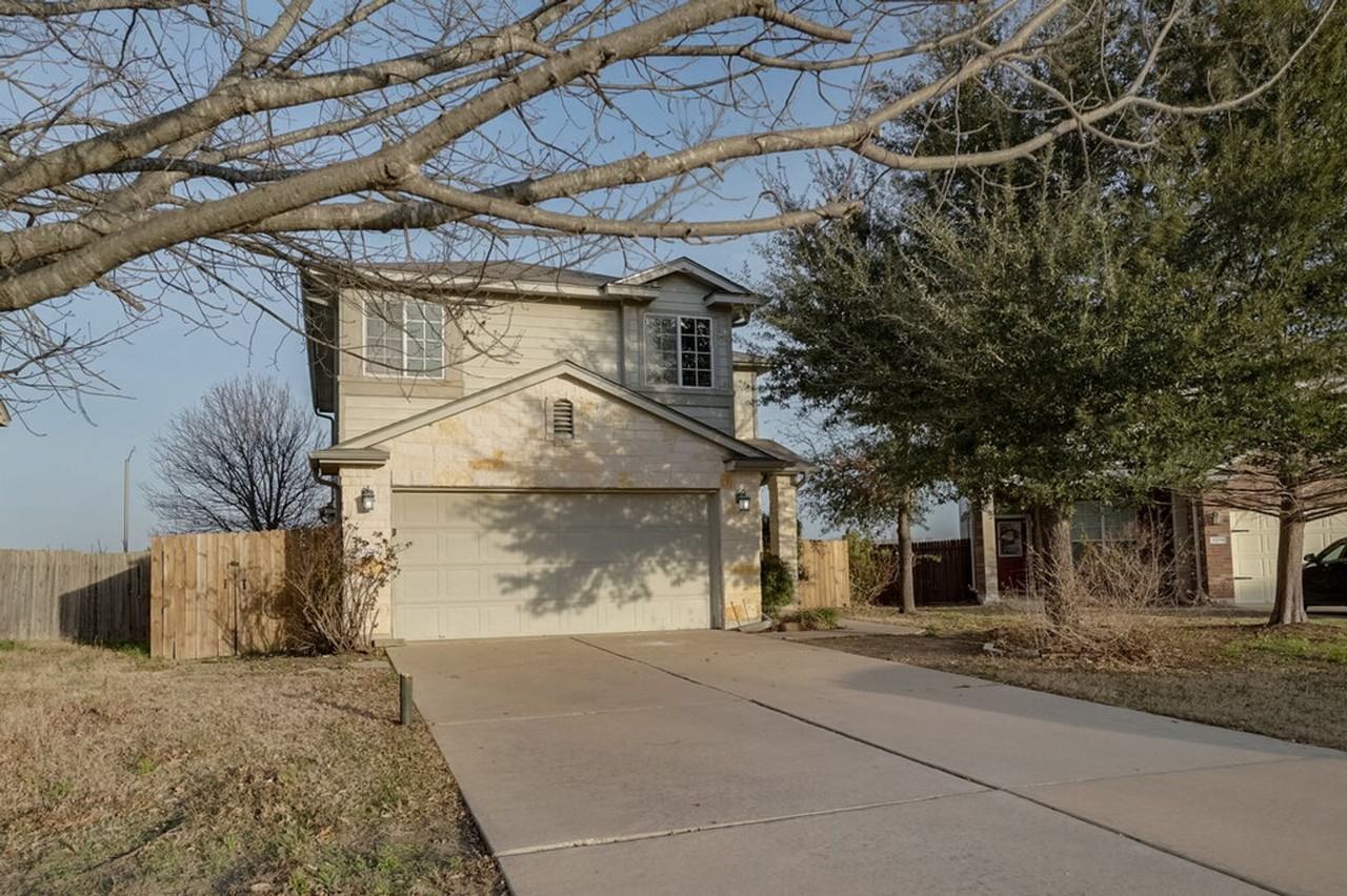 1206 Hensley Dr - Photo 3 of 21