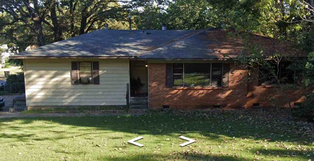 2901 Independence St