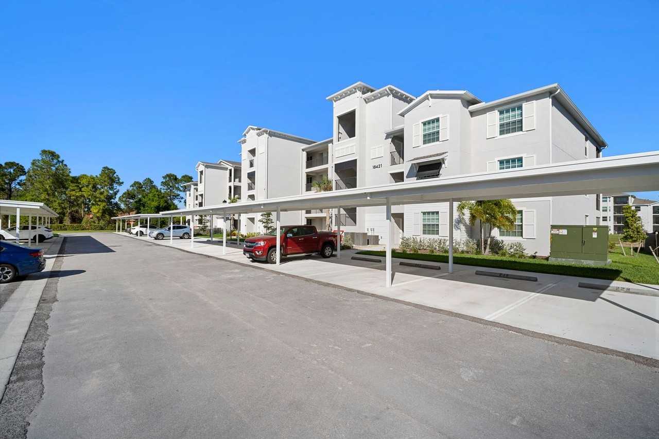 18421 Copperhead Ct N #228 - Photo 2 of 34