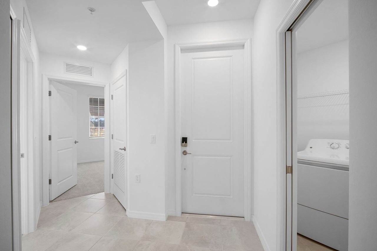 18421 Copperhead Ct N #228 - Photo 4 of 34