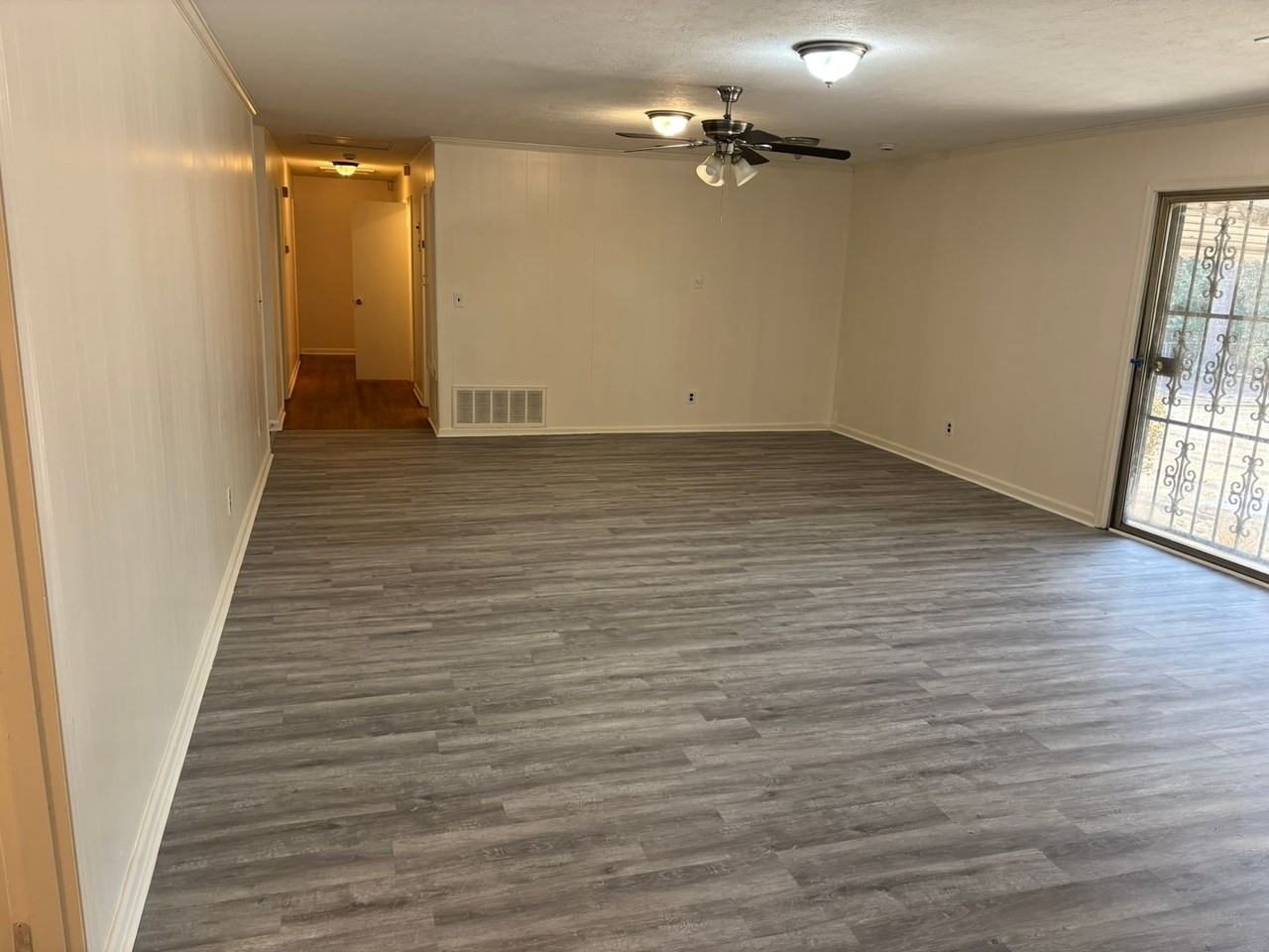 5410 Kennedy St - Photo 7 of 26