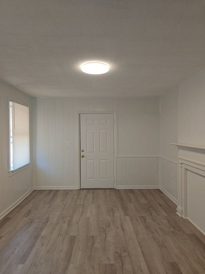 2125 Kennedy Dr - Photo 5 of 10