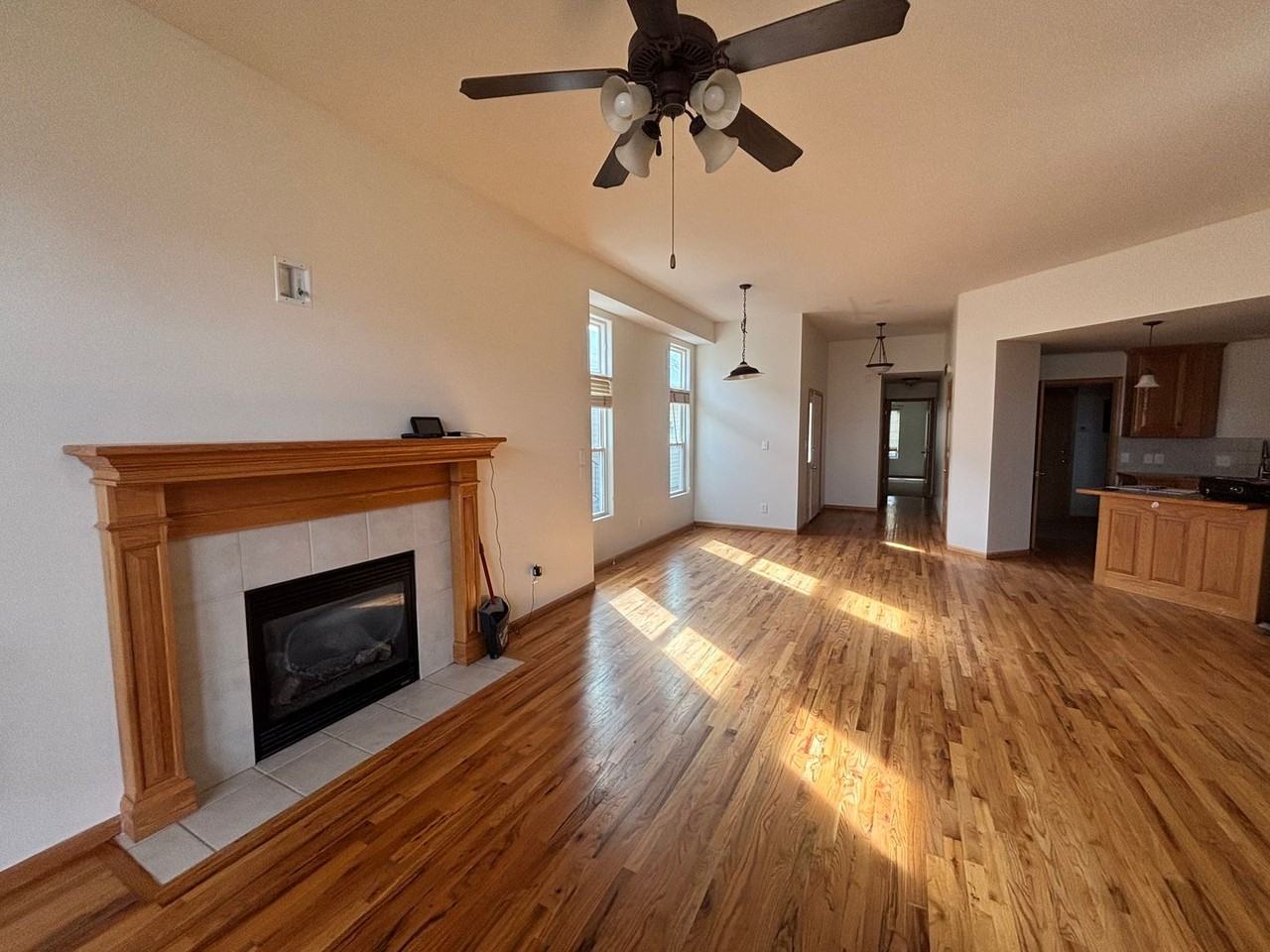 726 Sw Mifflin Rd - Photo 4 of 21