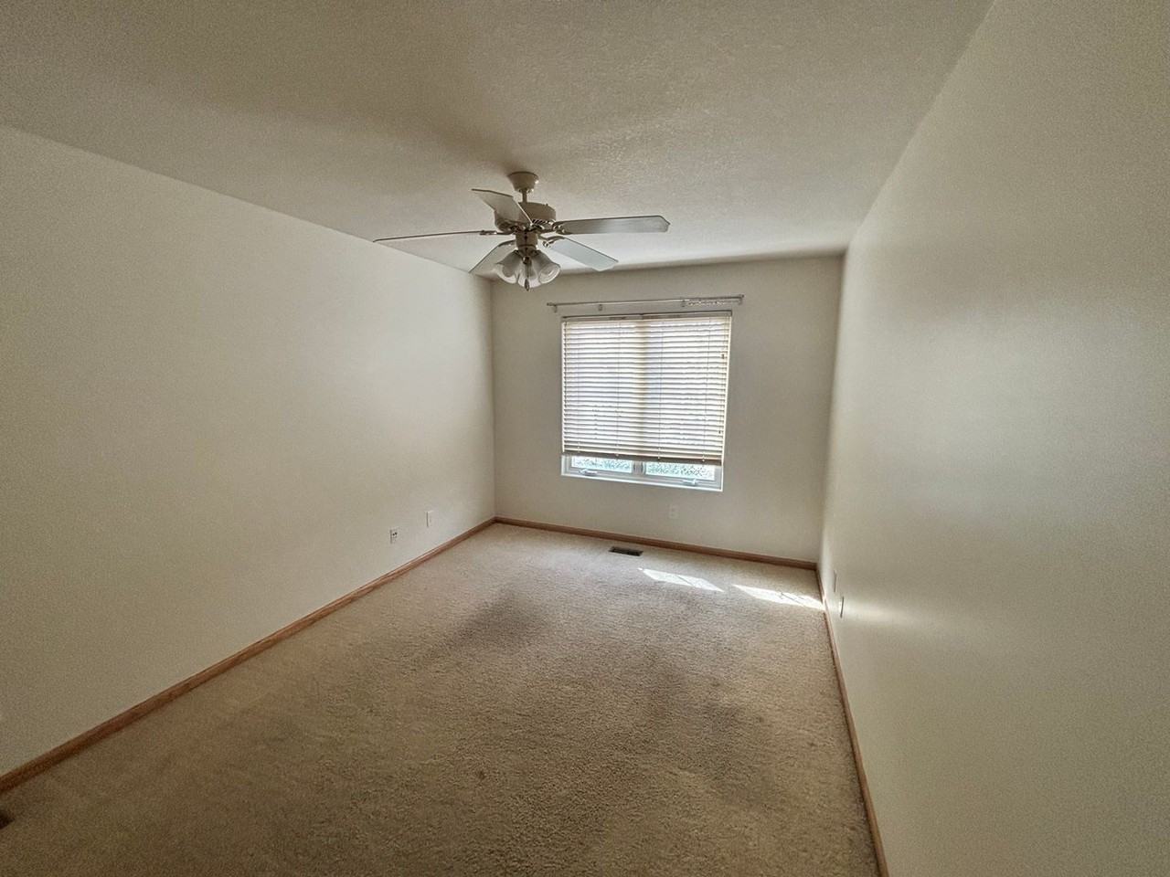 726 Sw Mifflin Rd - Photo 7 of 21