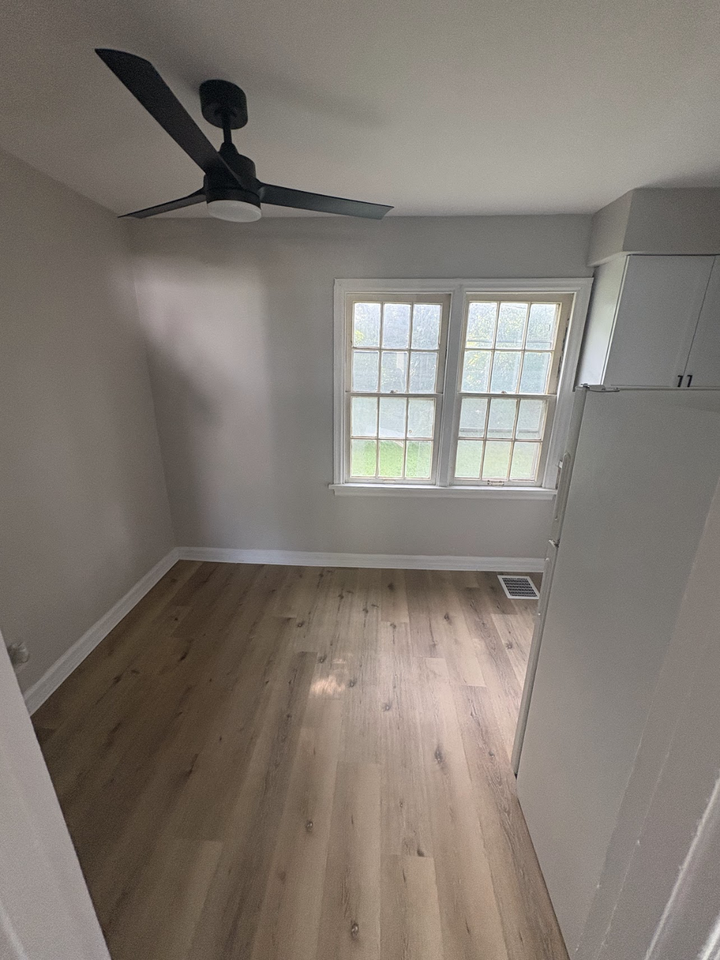 2224 Ravenwood Ave #2 - Photo 5 of 15