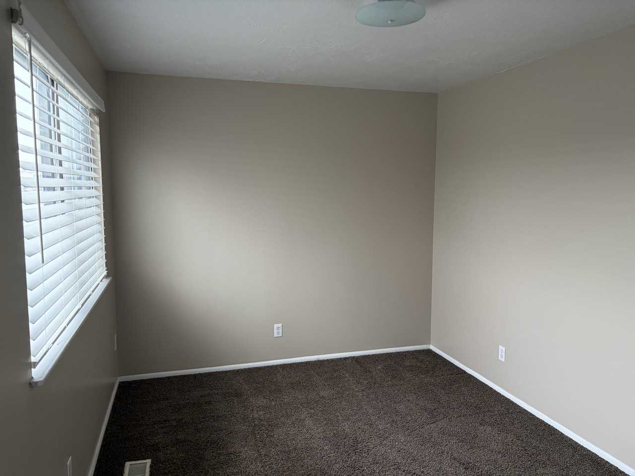 195 S Fort Ln #4 - Photo 4 of 5