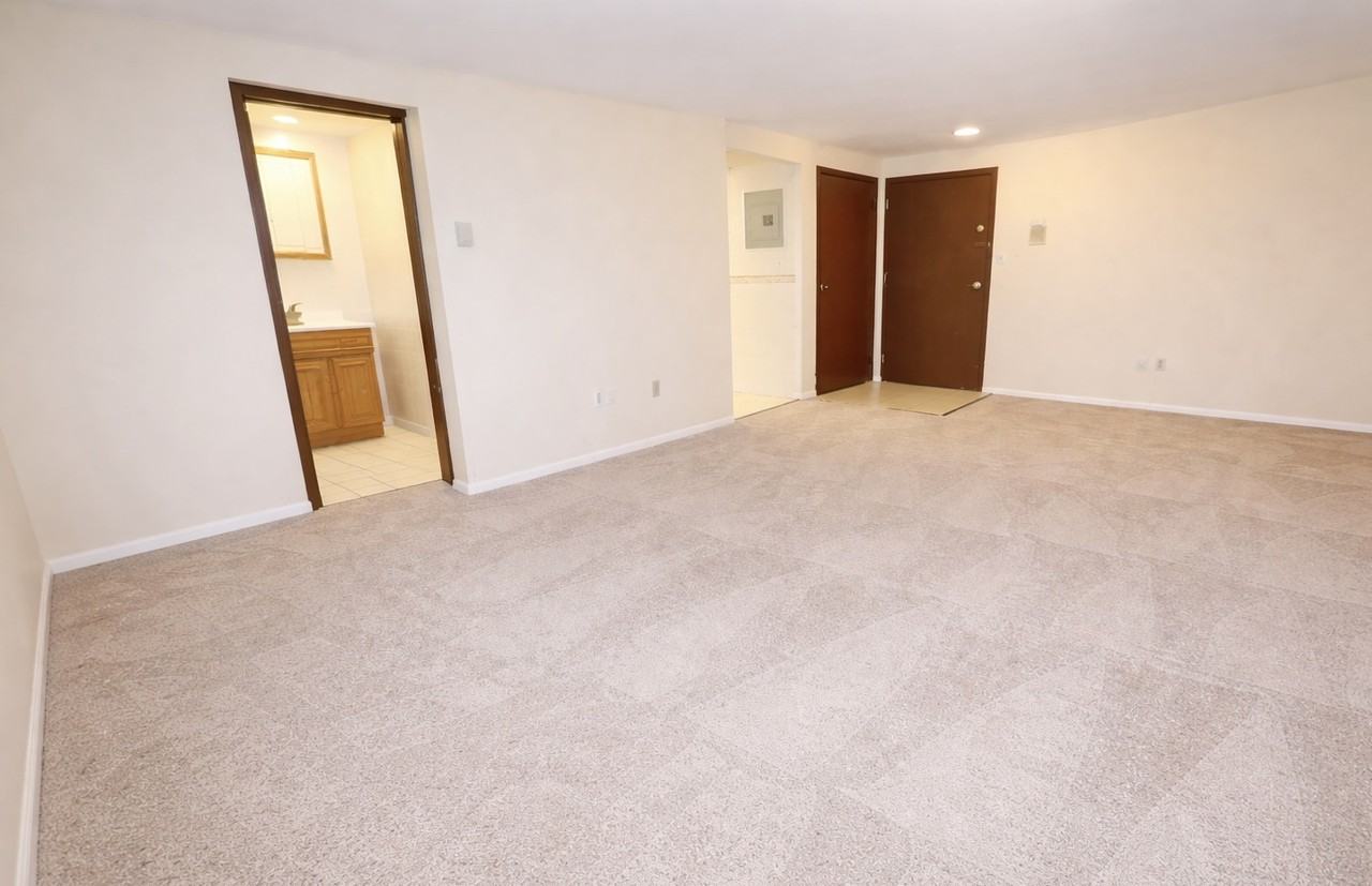 325 NORTH CRAIG STREETAPT 702 #702 - Photo 7 of 10