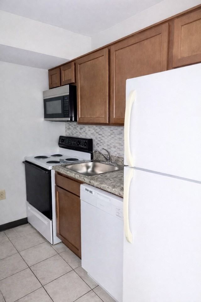151 MILNE DRIVEAPT E-16 #E16 - Photo 4 of 10