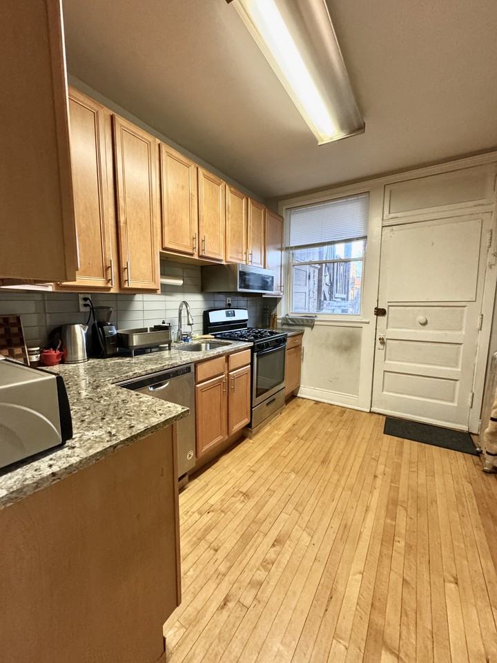 1955 W Sunnyside Ave #2 - Photo 3 of 25