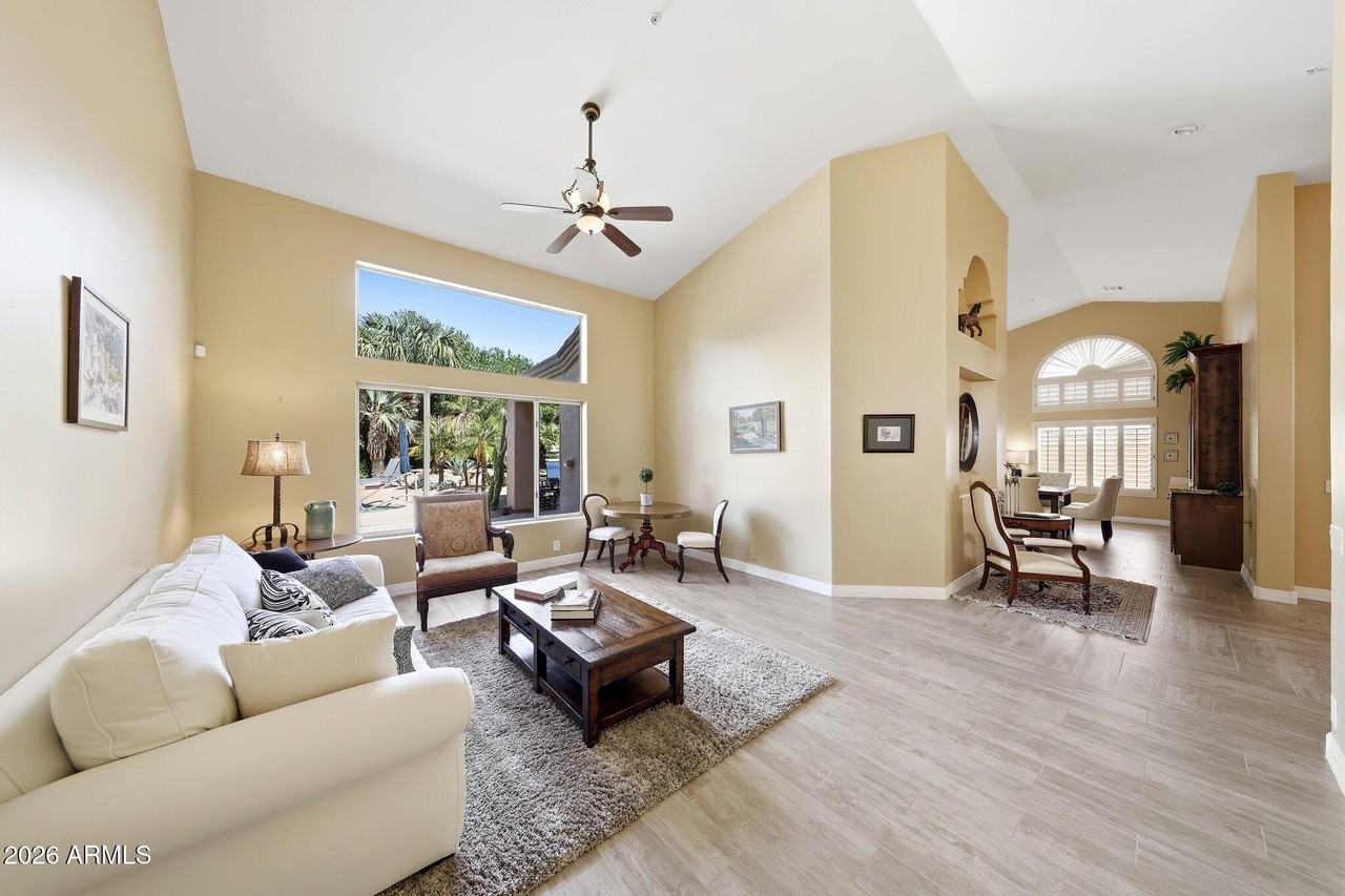 7642 E Hartford Dr - Photo 4 of 50