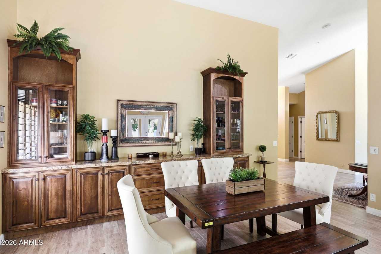 7642 E Hartford Dr - Photo 6 of 50