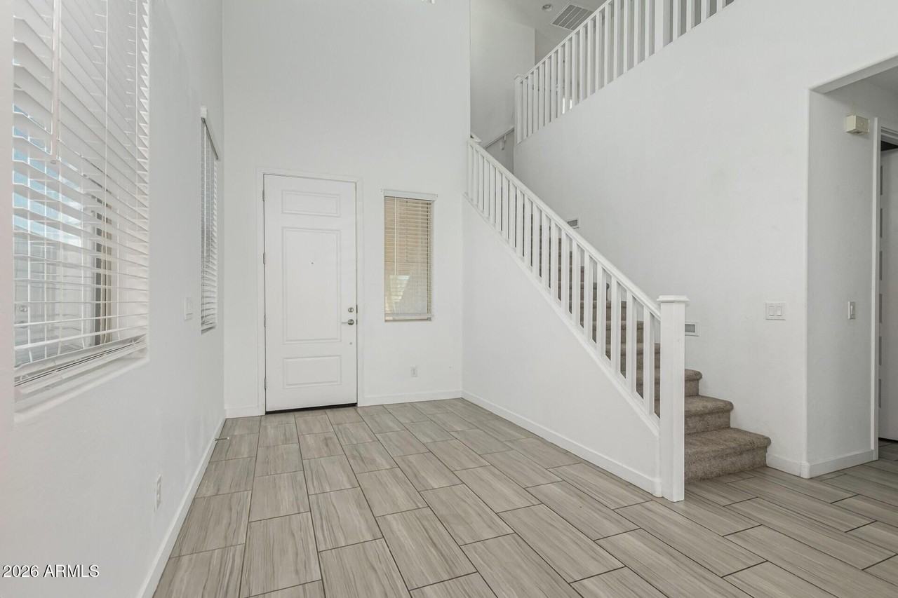 9208 W Sells Dr - Photo 3 of 16