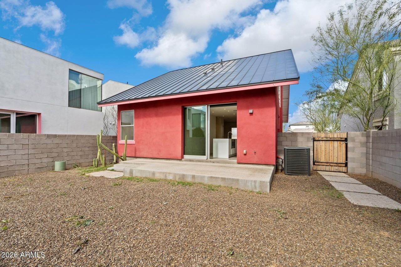 1337 E Polk St Apt 10 - Photo 6 of 32