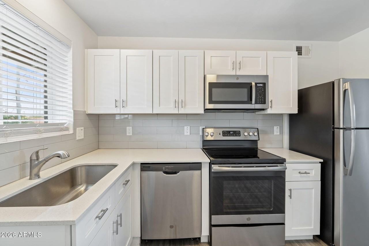 1707 N 18th St Unit B11 - Photo 4 of 24