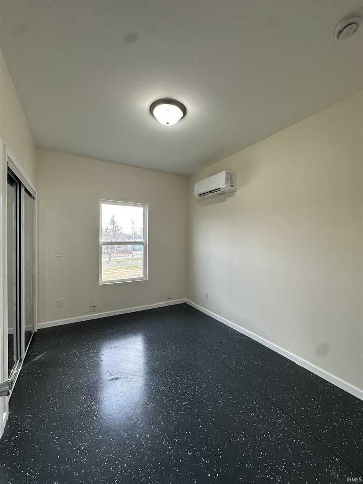 506 18th St - Photo 4 of 9