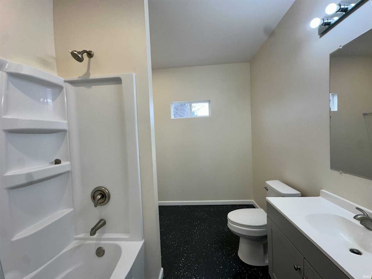 506 18th St - Photo 6 of 9