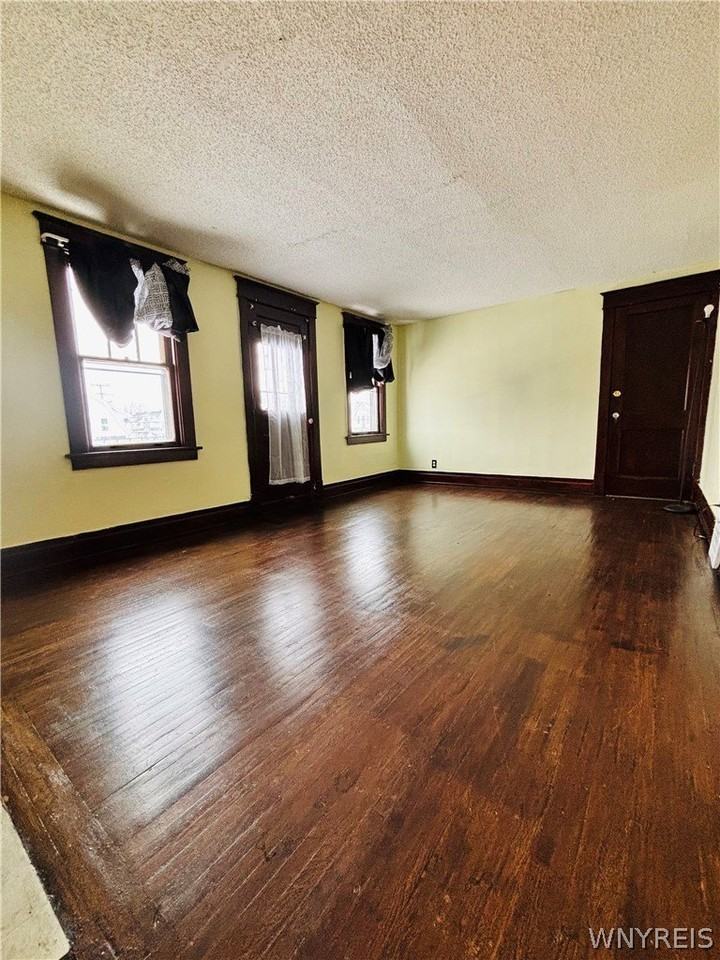 297 Davidson Ave - Photo 5 of 15