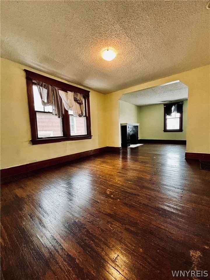 297 Davidson Ave - Photo 6 of 15