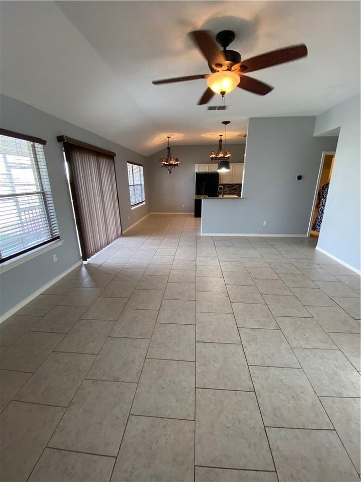 15517 Cruiser St Apt B - Photo 2 of 25