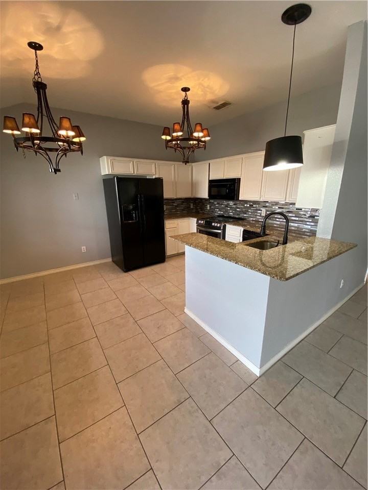 15517 Cruiser St Apt B - Photo 3 of 25