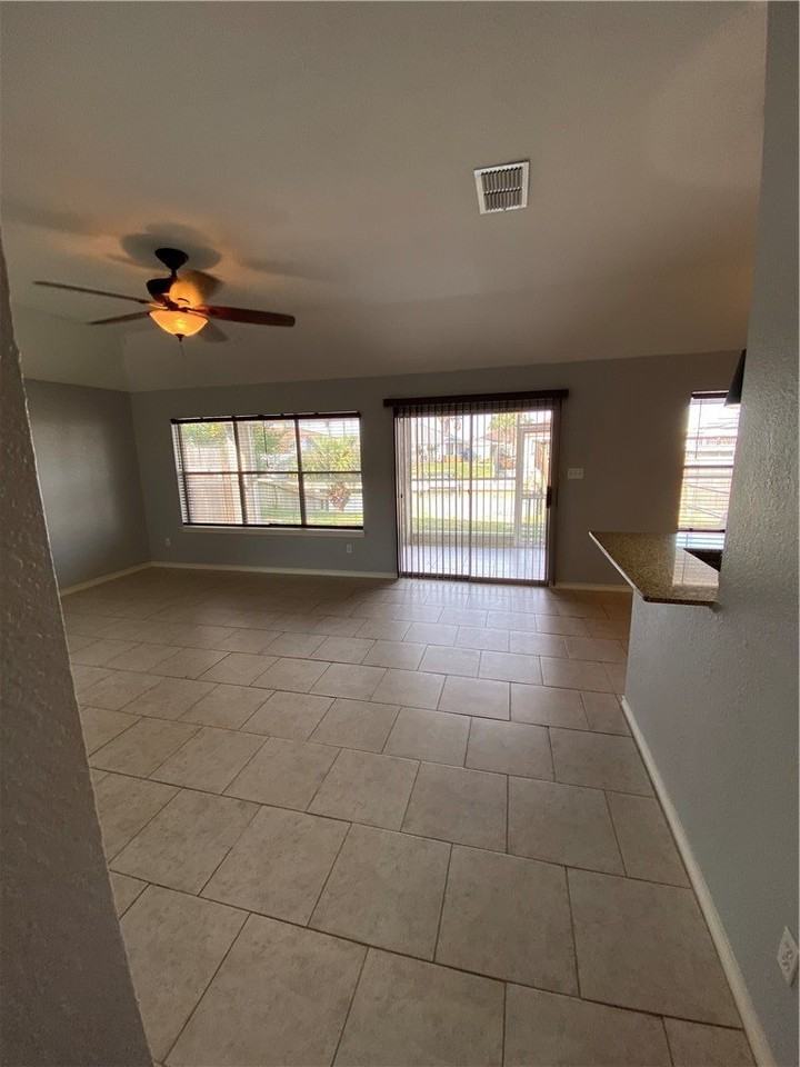 15517 Cruiser St Apt B - Photo 5 of 25