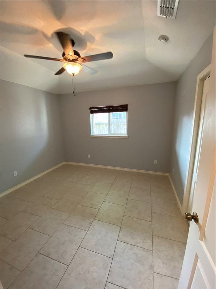 15517 Cruiser St Apt B - Photo 7 of 25