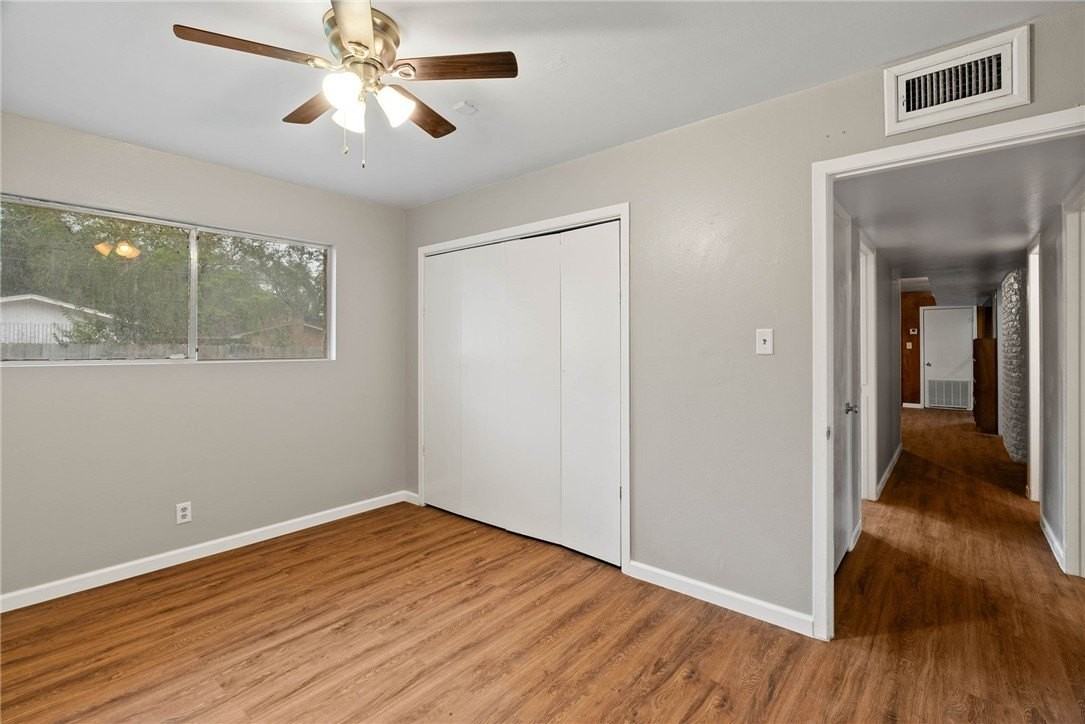 1206 Bruce St - Photo 6 of 20