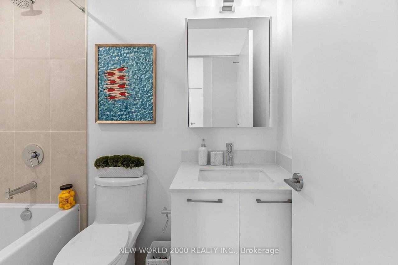 101 Roehampton Avenue #1311 - Photo 6 of 12