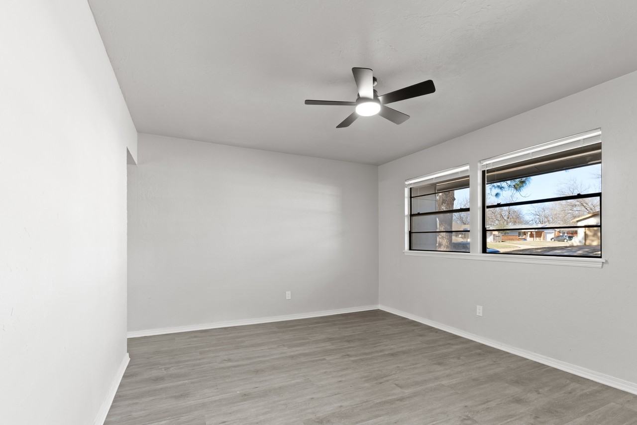 1304 Pinewood Ct #1 - Photo 4 of 20