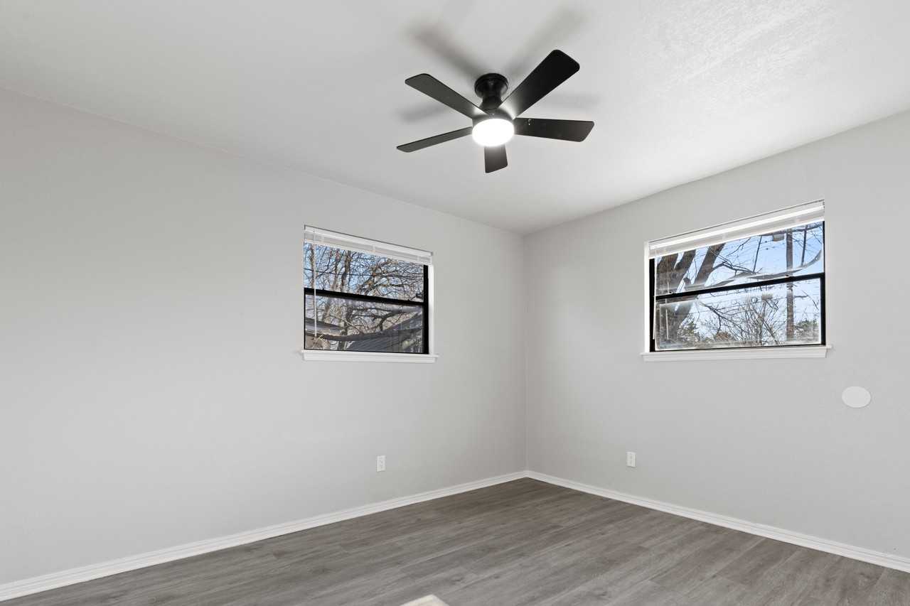 1304 Pinewood Ct #1 - Photo 7 of 20