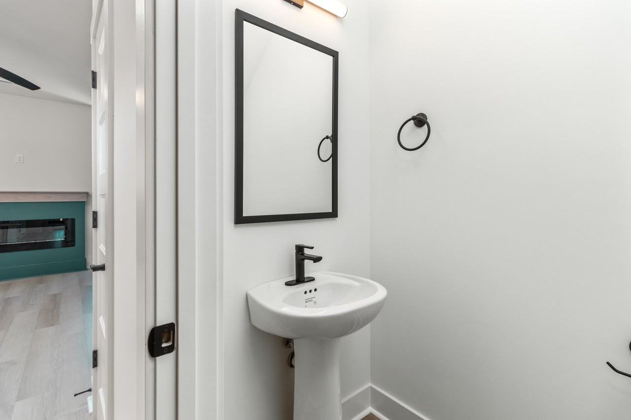 11 Dutch Dr #11 - Photo 6 of 12