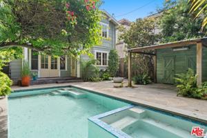 featured image of 813 Crestmoore Pl