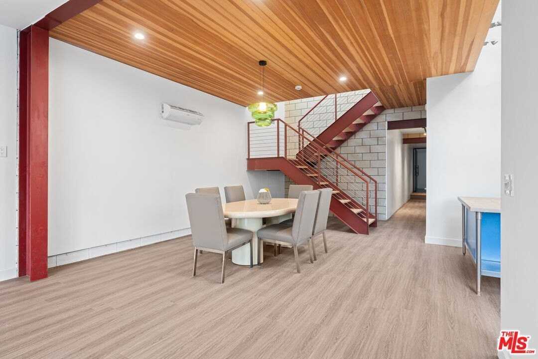 800 Indiana Ave - Photo 4 of 25