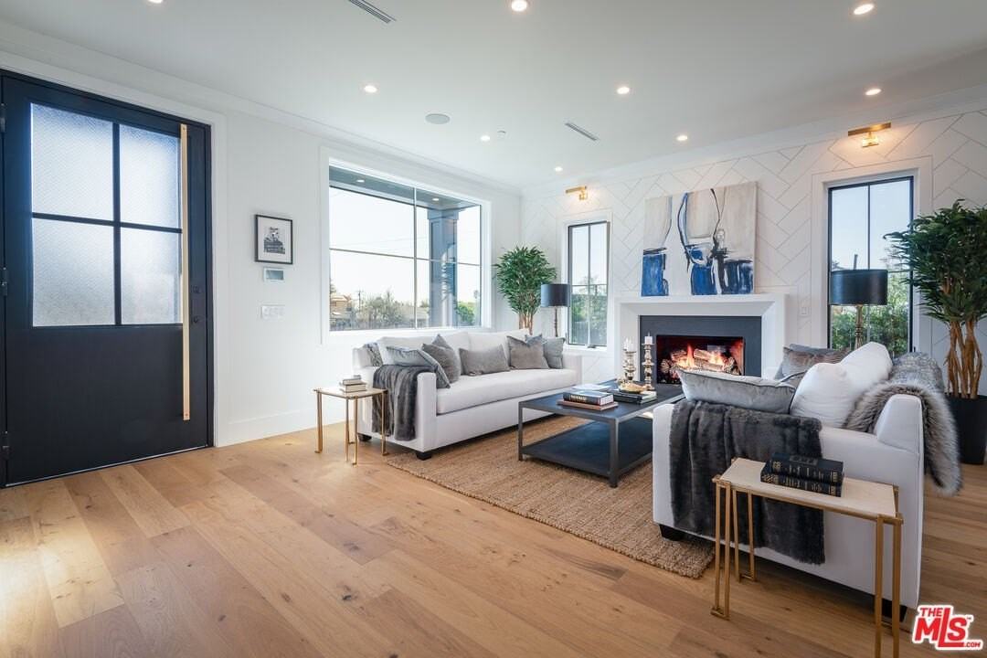 12561 Westminster Ave - Photo 4 of 37