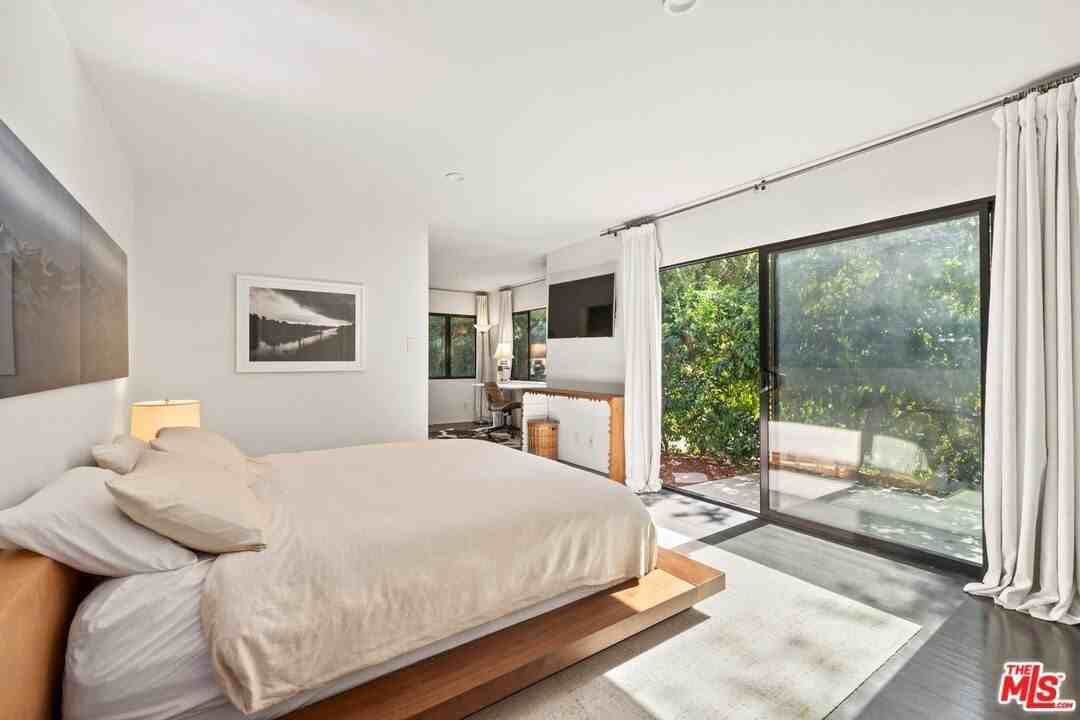 5721 Valley Oak Dr - Photo 7 of 27