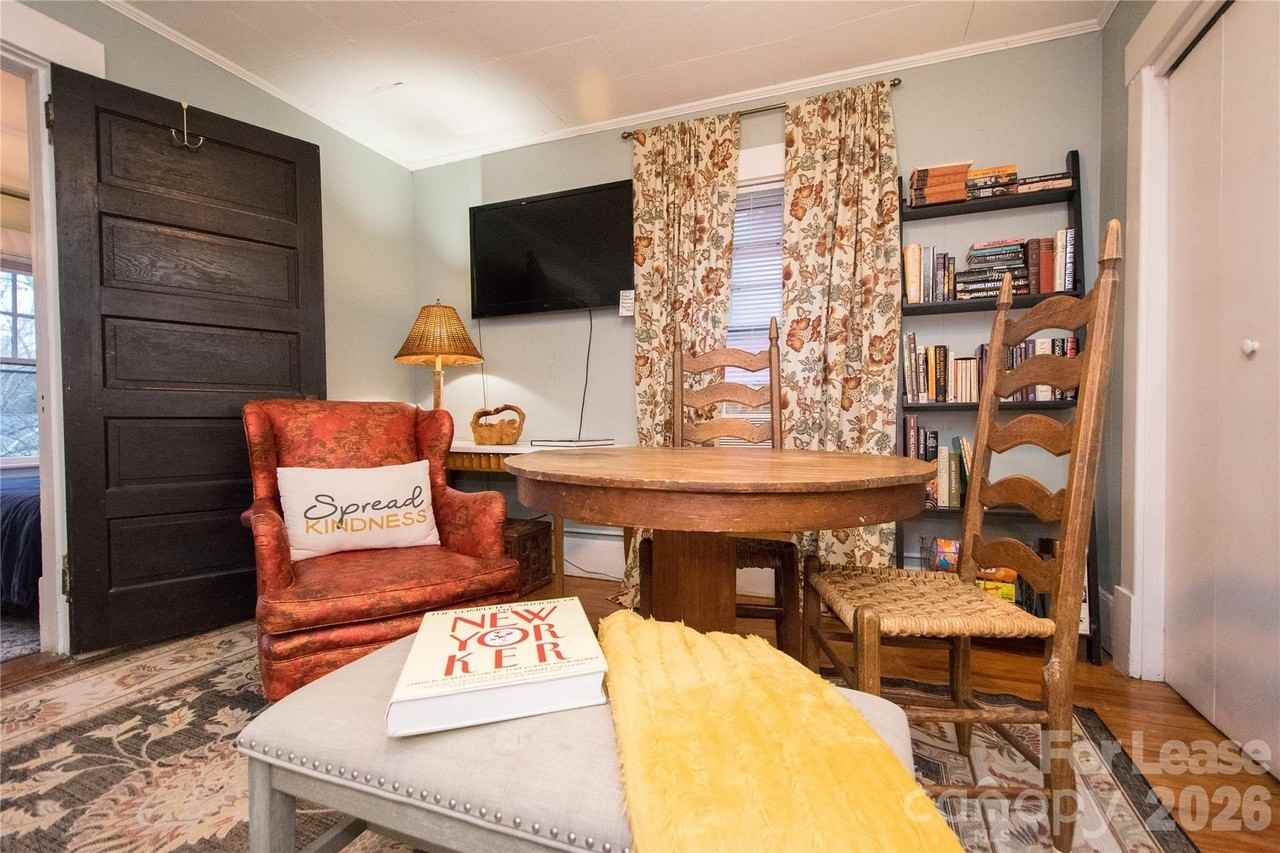 109 Pearson Drive unit: Upstairs - Photo 2 of 14