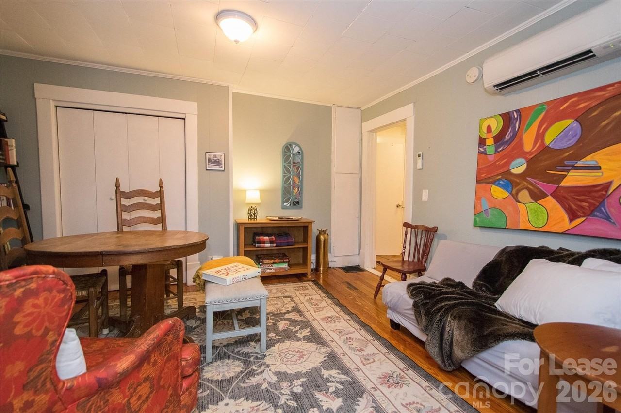 109 Pearson Drive unit: Upstairs - Photo 4 of 14