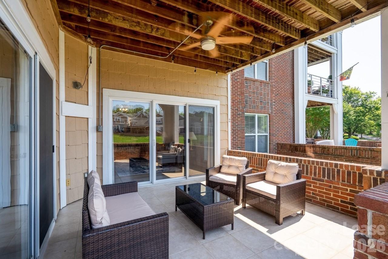 18511 Harborside Dr - Photo 2 of 20