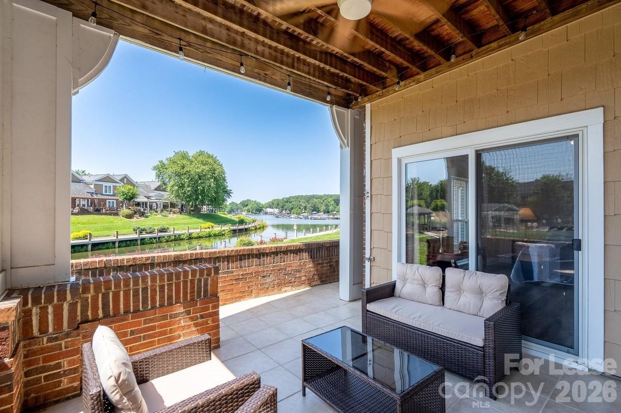 18511 Harborside Dr - Photo 3 of 20